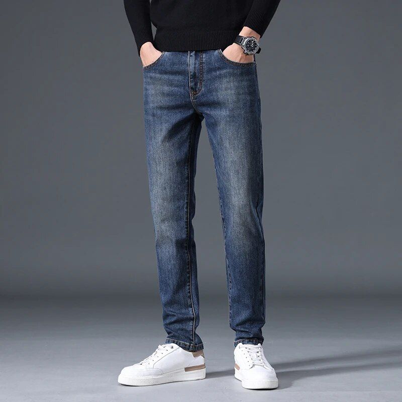 Men's dark blue stretch straight fit jeans, combining style and comfort