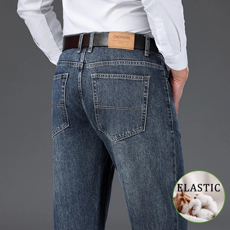 Men's denim jeans, ideal for office and leisure in summer.