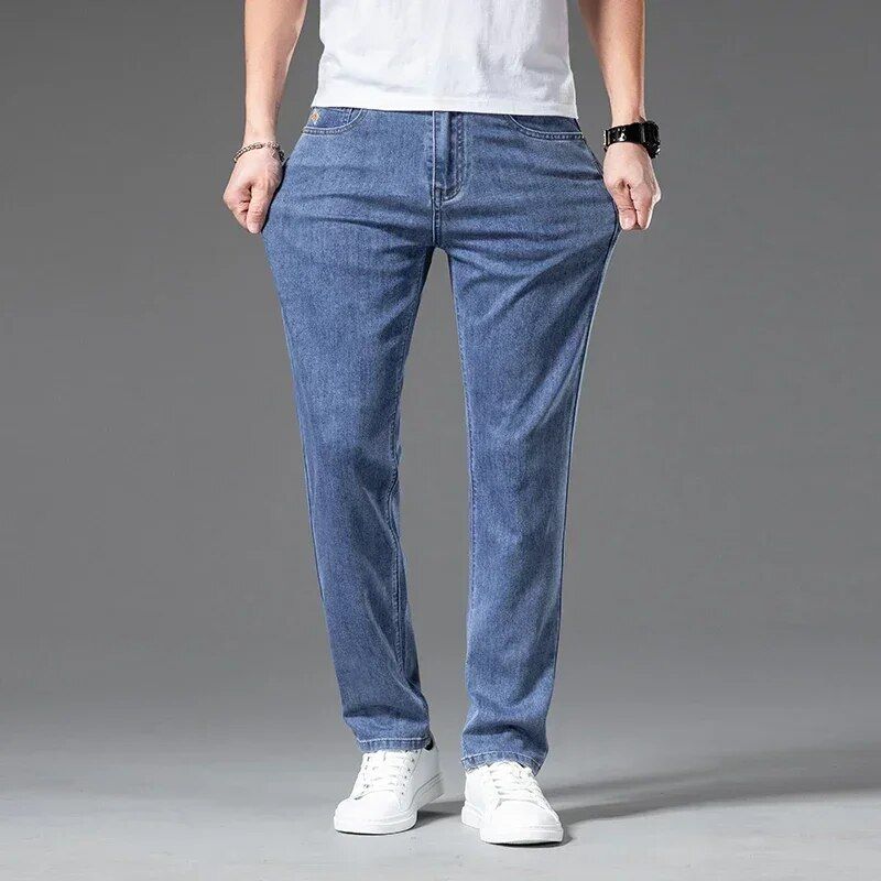Lightweight stretch denim jeans for men, ideal for spring and summer