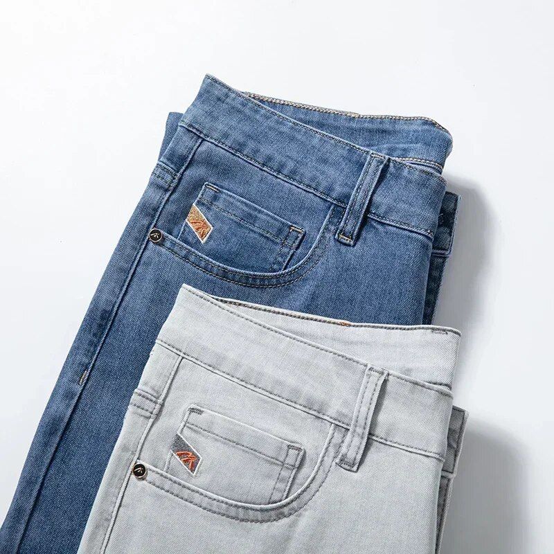 Spring-summer men's denim jeans with lightweight stretch fabric