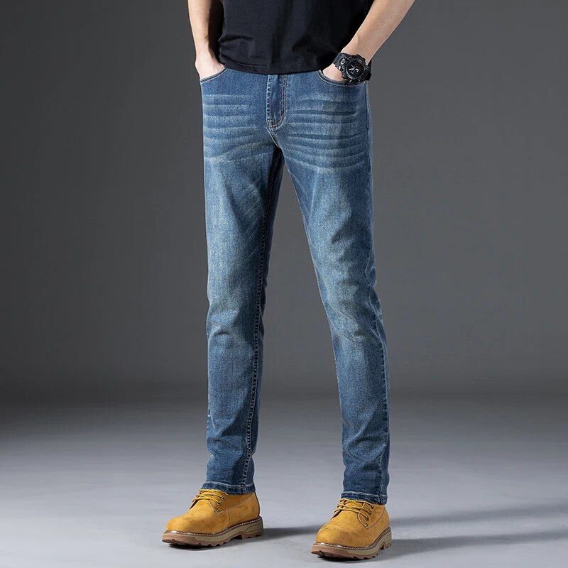 Men's regular fit jeans crafted for business style with stretch, also ideal for casual wear.