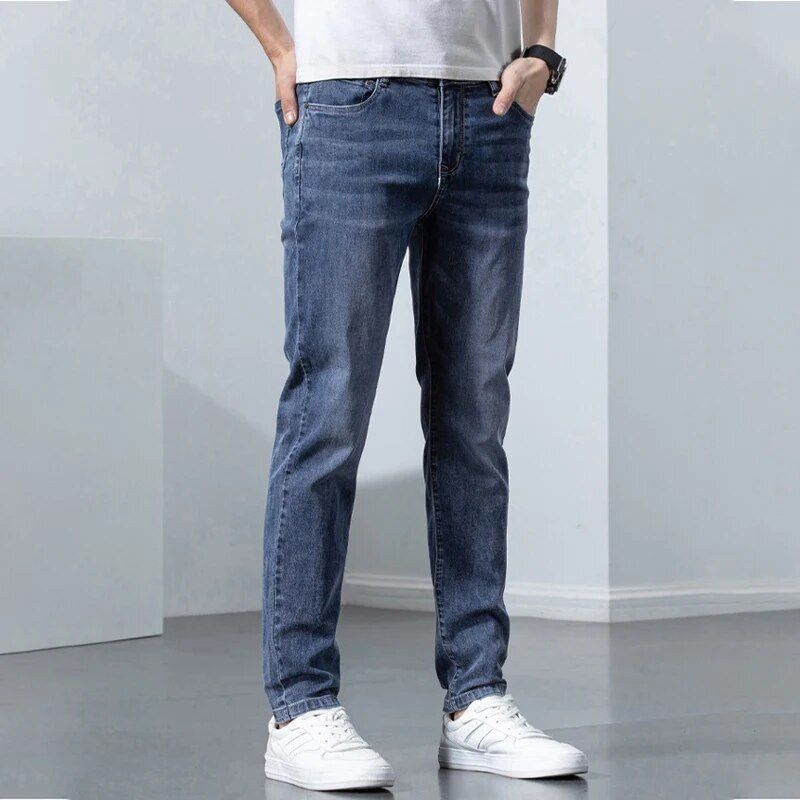 Men's slim fit skinny jeans with stretch, ideal for summer and spring business fashion