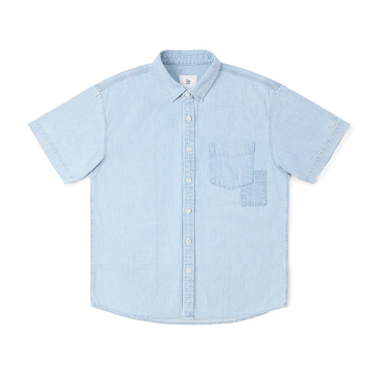 Men's summer denim shirt featuring short sleeves in light wash